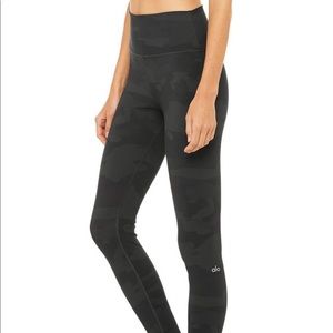 Alo Yoga High-Waist Camo Vapor Legging